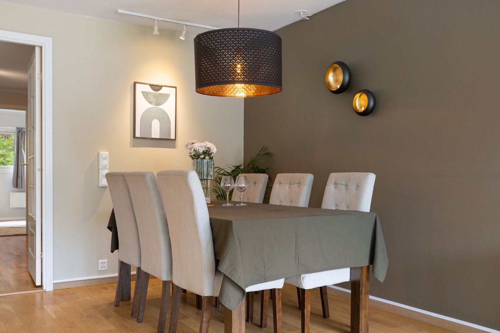 Her er det også rikelig plass til å innrede en trivelig spisegruppe. Galleribilde