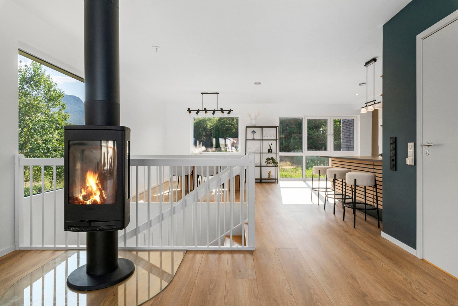 Åpent og romslig hovedplan. Galleribilde