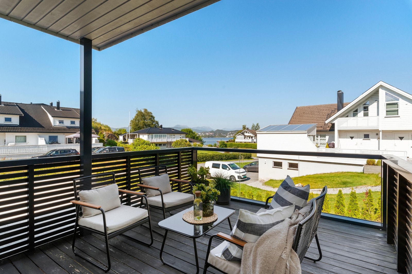 Overbygd veranda som er perfekt for flere værforhold. Galleribilde