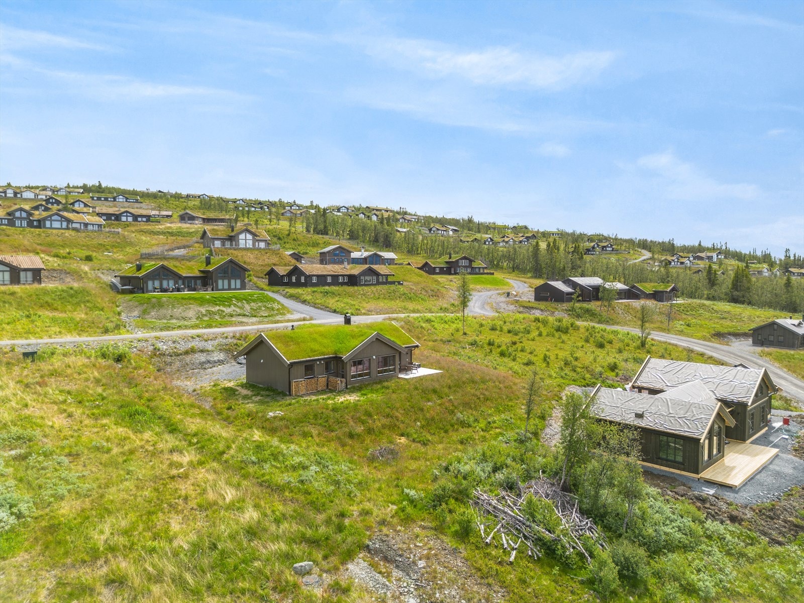 Eiendommen ligger i populært hyttefelt med flere nyere fritidseiendommer. Galleribilde