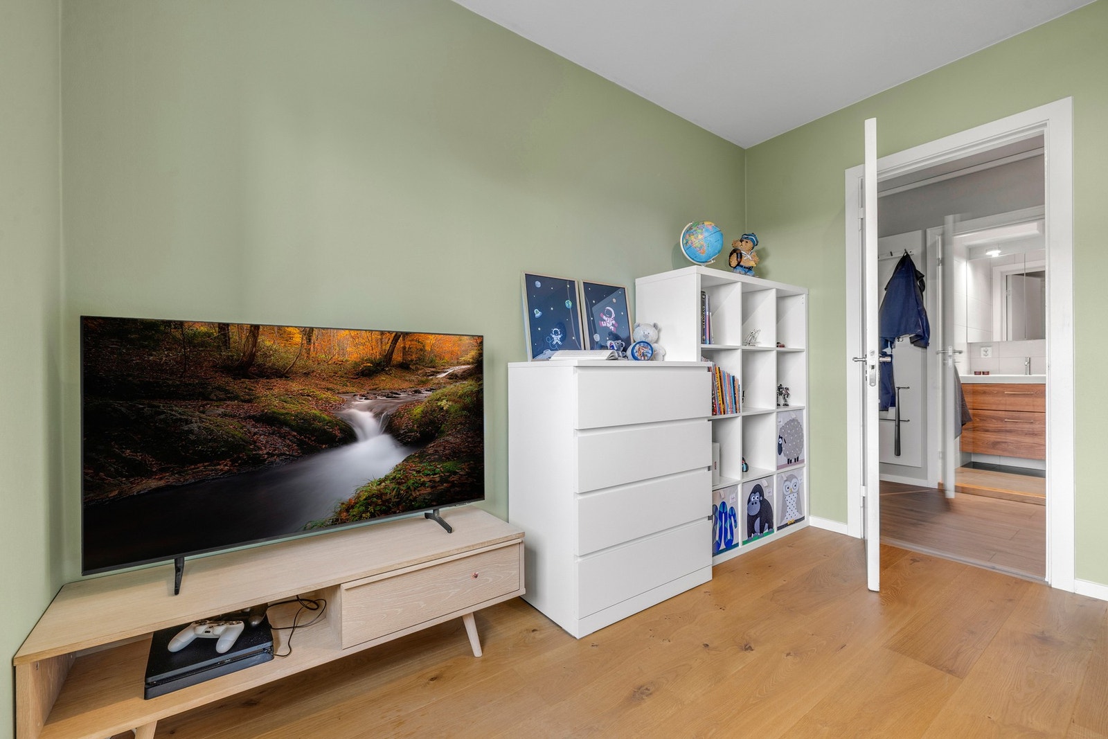 Det minste soverommet er på 9,6 kvm og fungerer utmerket som barnerom, gjesterom eller kontor. Galleribilde