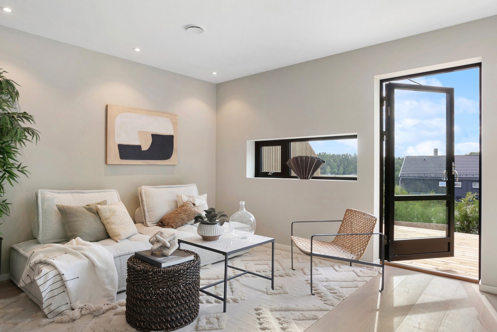 Varmekabel i i hele første etasje med unntak av sportsbod ute Galleribilde