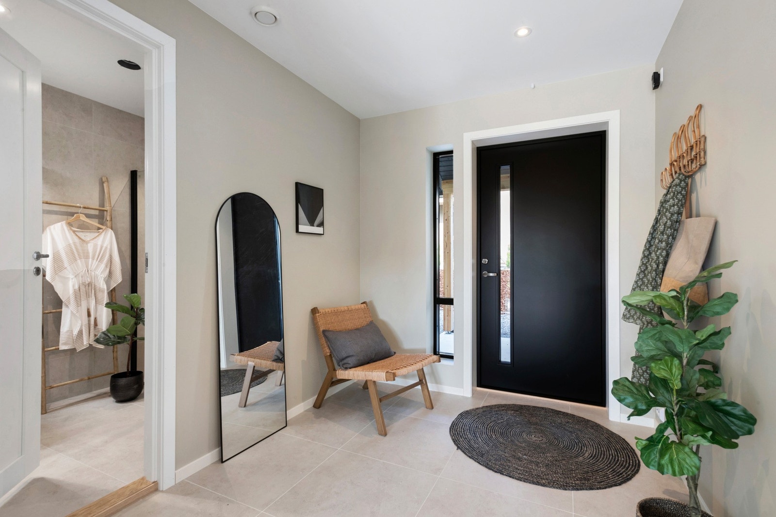 Stor romslig inngang Galleribilde