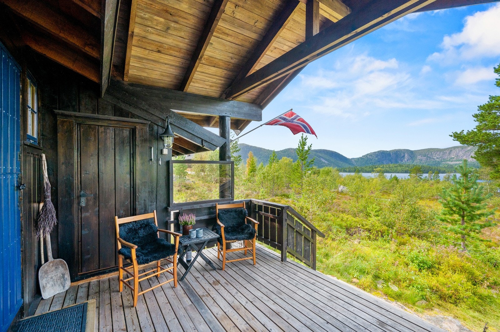 Hyggelig utsyn fra terrassen. Galleribilde