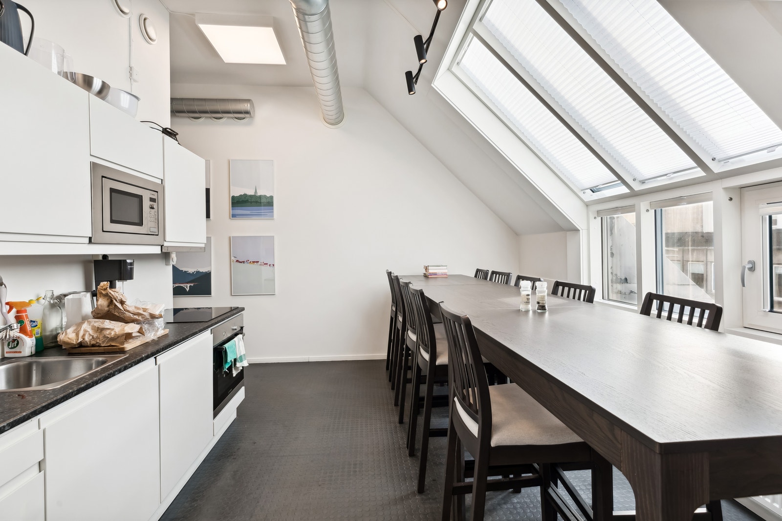Kjøkken med spiseplass Galleribilde