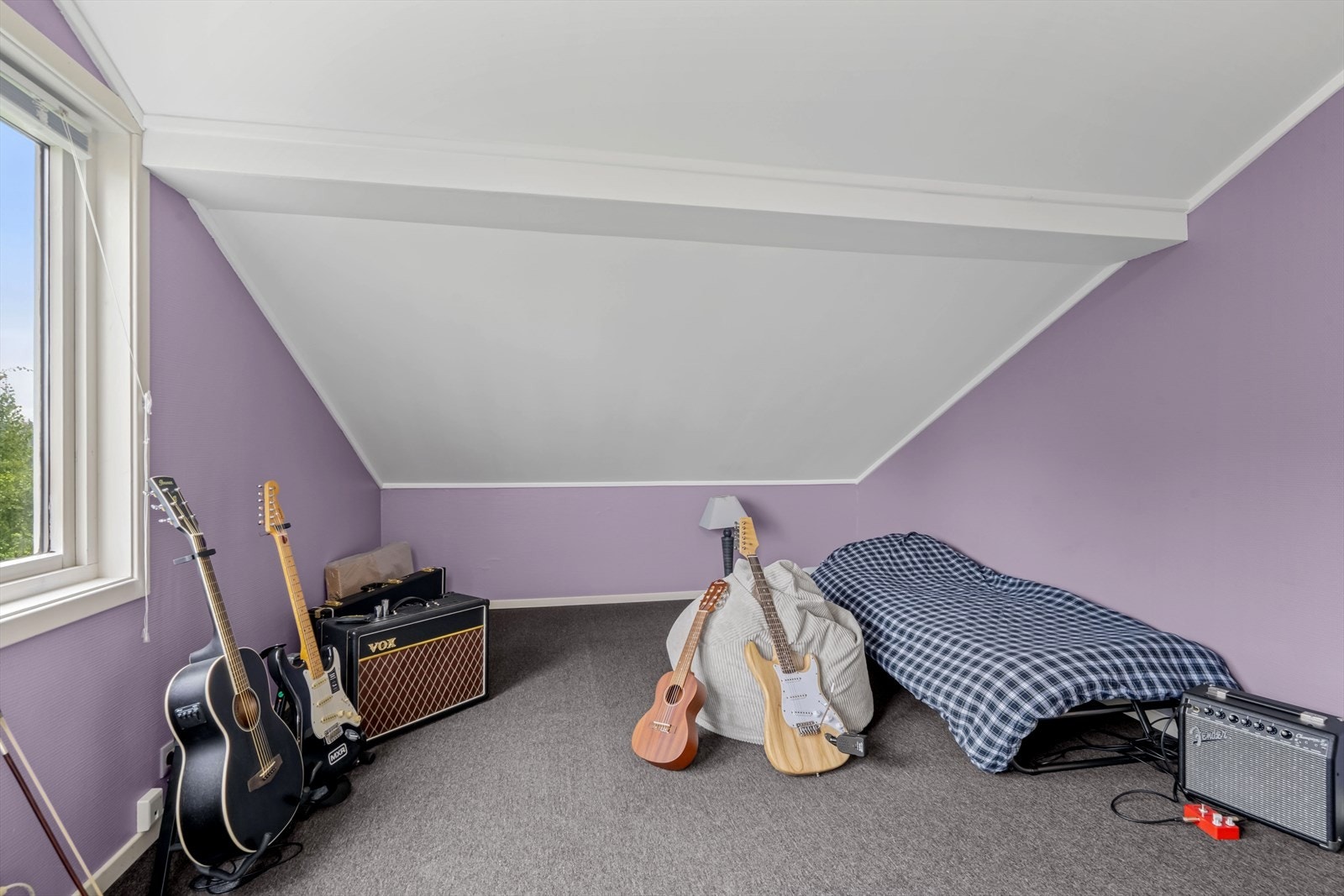 Soverom nr 2 har plass til en dobbelseng. Galleribilde