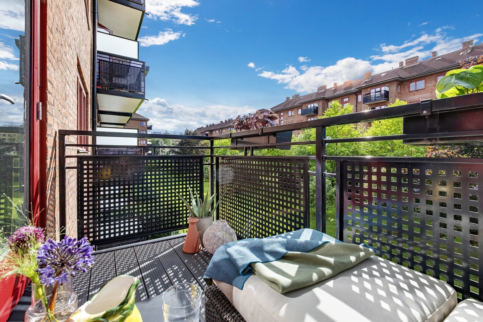 Velkommen til Maridalsveien 227C - en innbydende og godt planlagt 2-roms leilighet med en rekke kvaliteter som gjør hverdagen både praktisk og komfortabel. Galleribilde