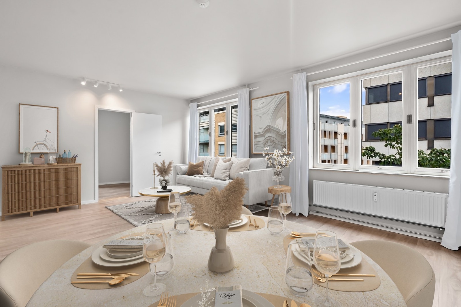 Flott spisestue med god plass til stor spisebordsgruppe.
Bildet er digitalt stylet Galleribilde