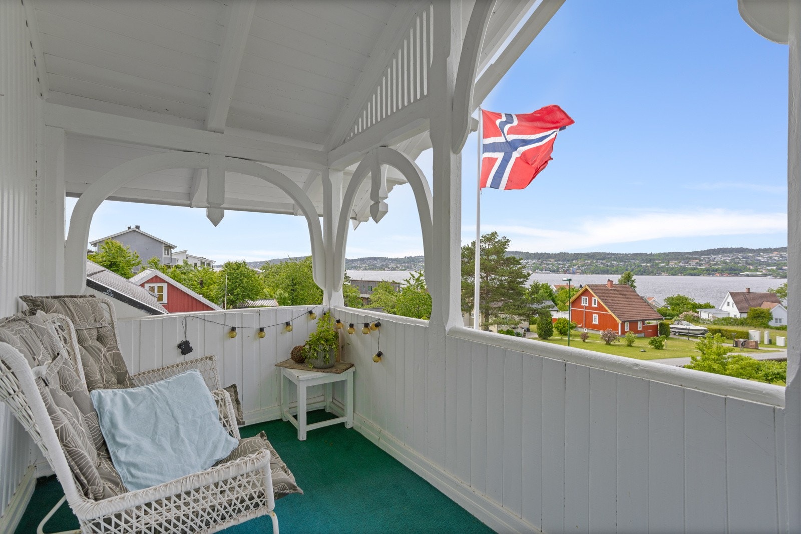 Vestvendt balkong med nydelig utsikt! Galleribilde