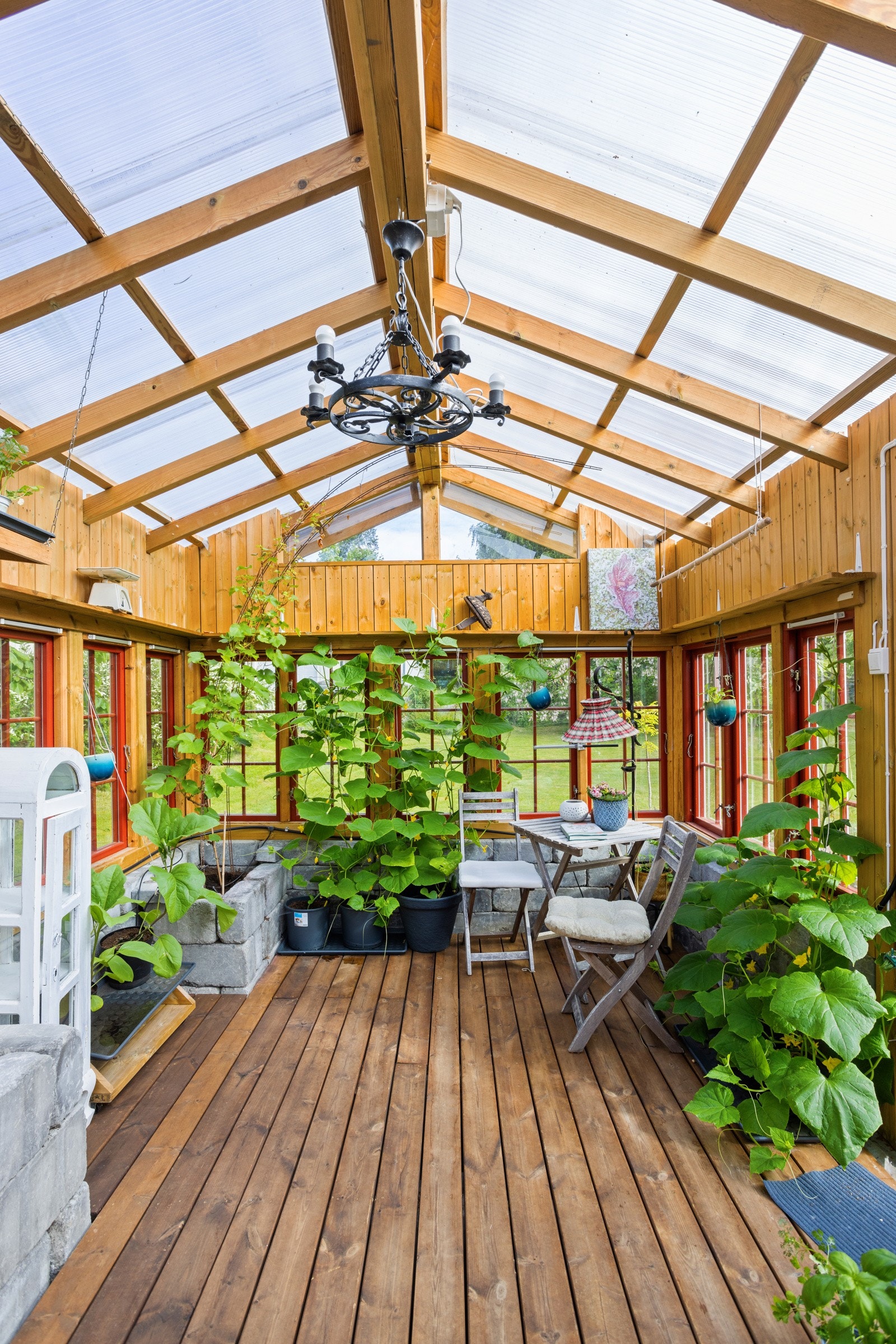 Orangeriet har doble vinduer, innlagt sommervann og MøreRoyal som gulv Galleribilde