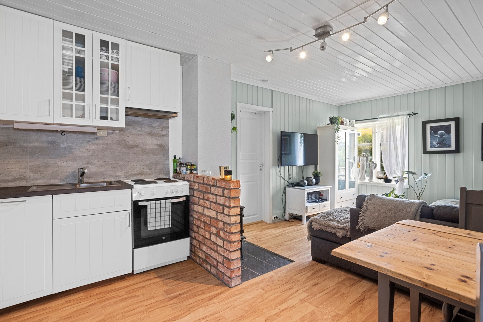 Huset blir i dag leid ut for kr. 9000/mnd - inkludert strøm og internett Galleribilde