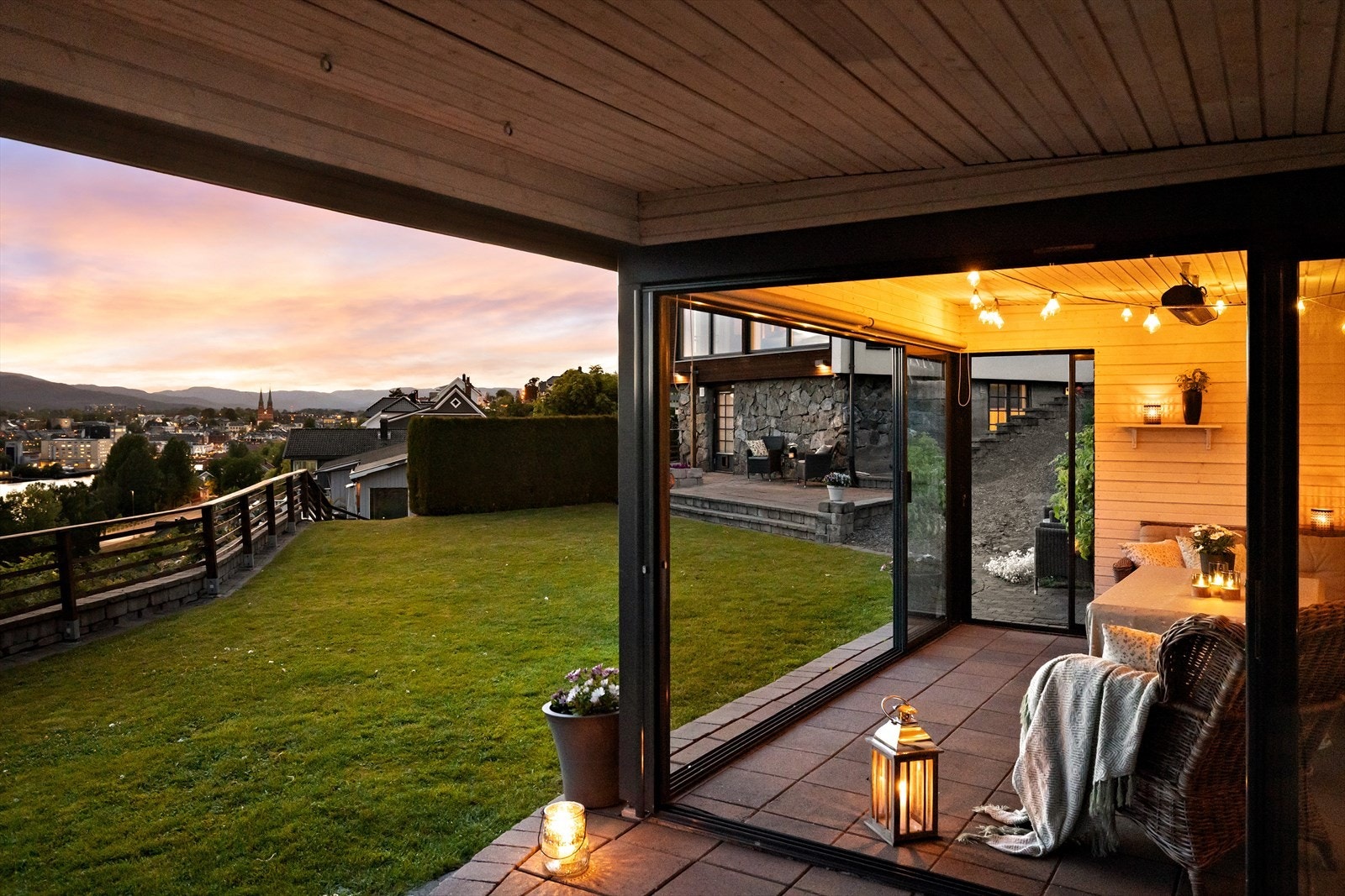 Eiendommen har en sjeldent flott og særdeles attraktiv beliggenhet på pynten i Tomtegata Galleribilde