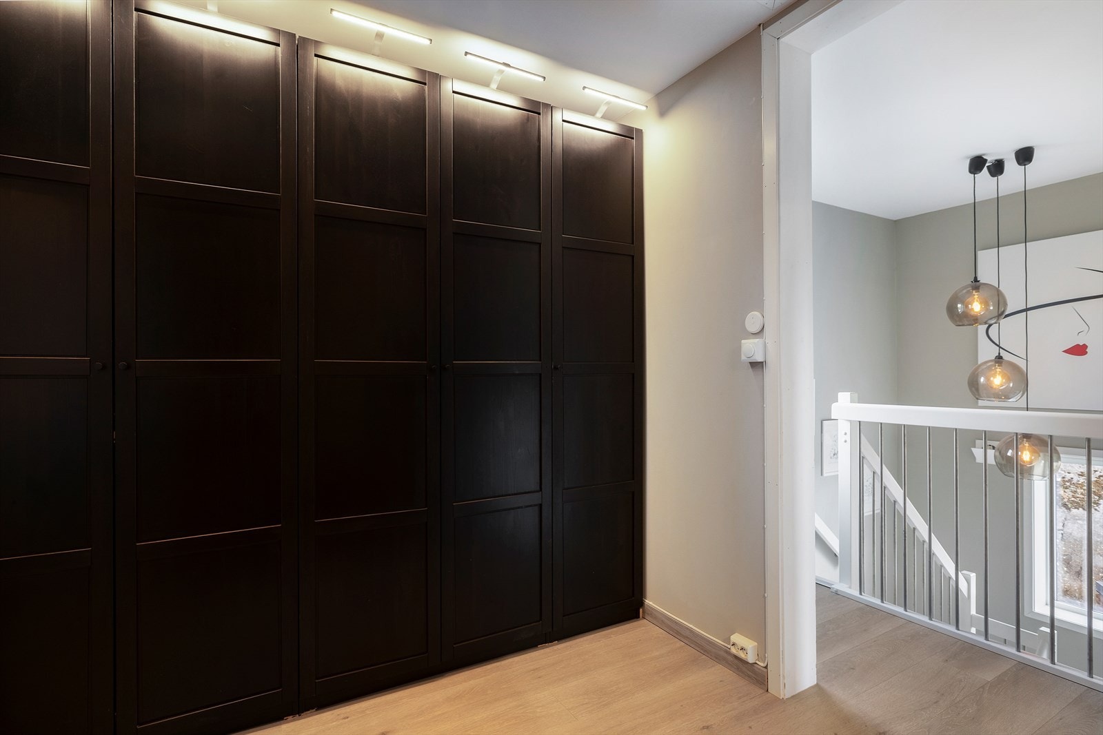 Trapperom med garderobe i 2. etasje Galleribilde