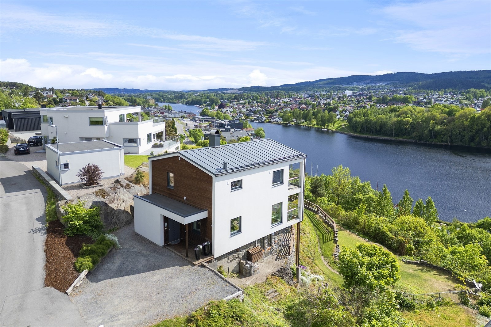 Her kan man nyte en spektakulær utsikt og fantastiske solforhold fra tidlig morgen til sen kveld Galleribilde