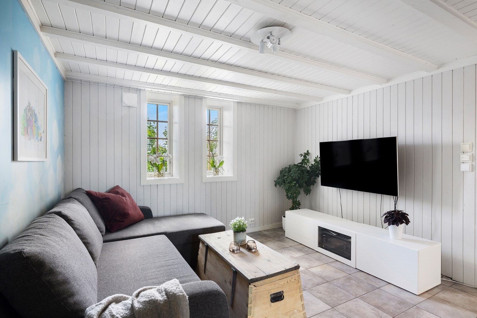 Stue i underetasje - perfekt rom for barnefamilien Galleribilde