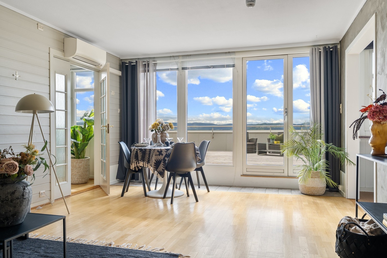 Her kan du fint plassere et spisebord også. Galleribilde