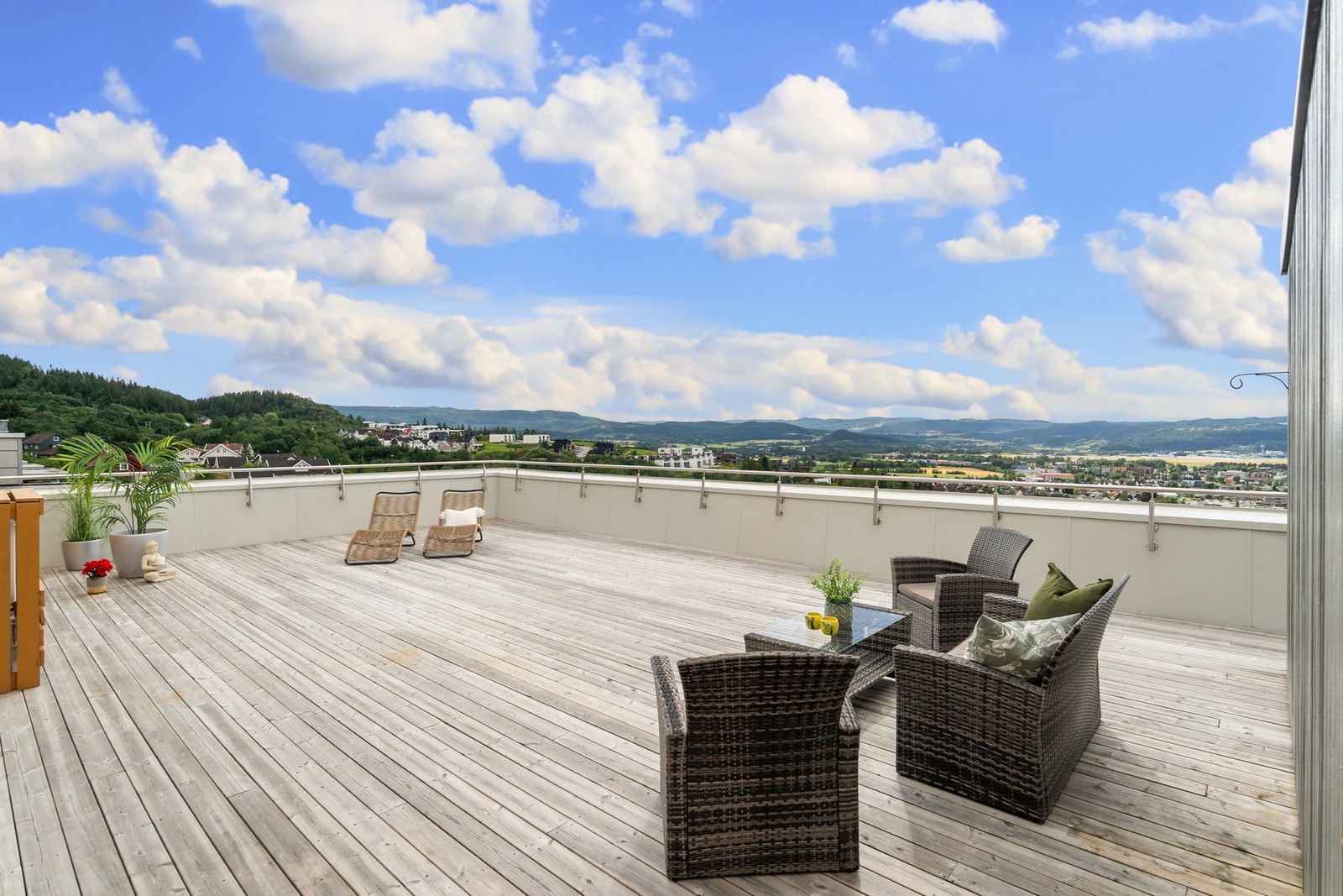 Her kan flotte sommerdager nytes i svært gode solforhold. Galleribilde