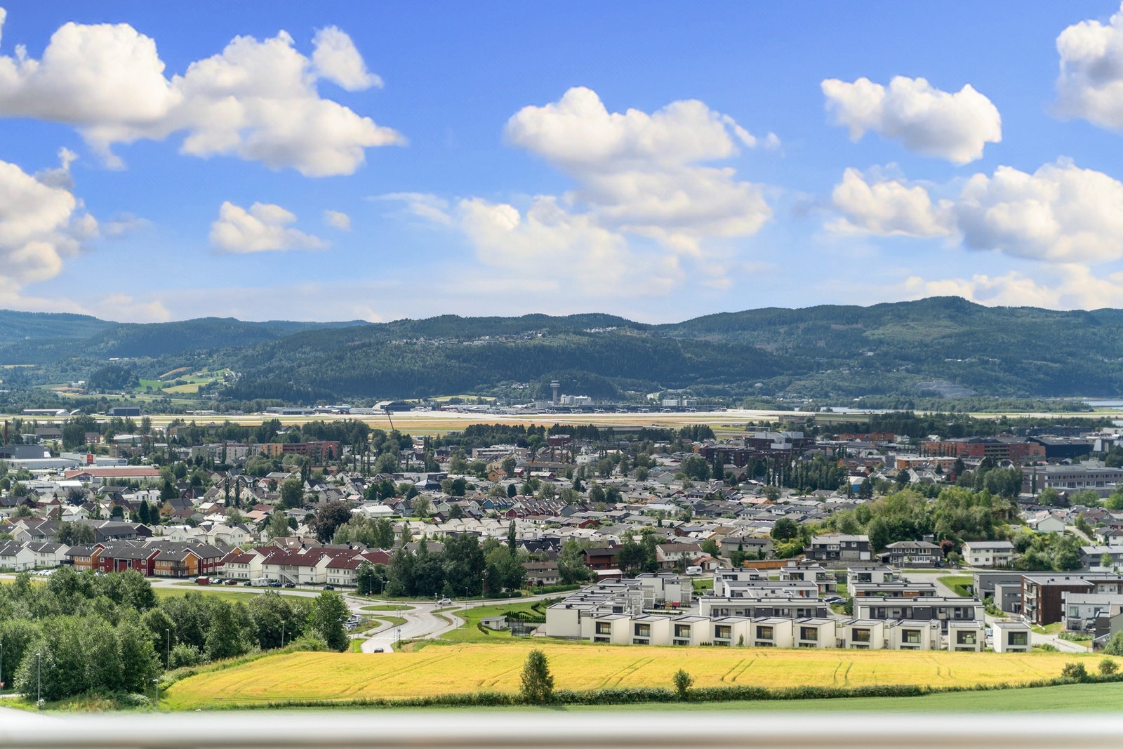 Upåklagelig utsikt fra terrassen. Galleribilde
