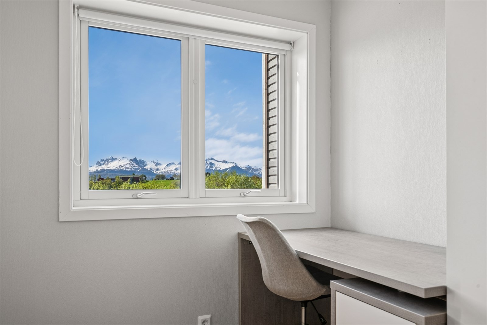 Nydelig utsikt fra soverommet også. Galleribilde