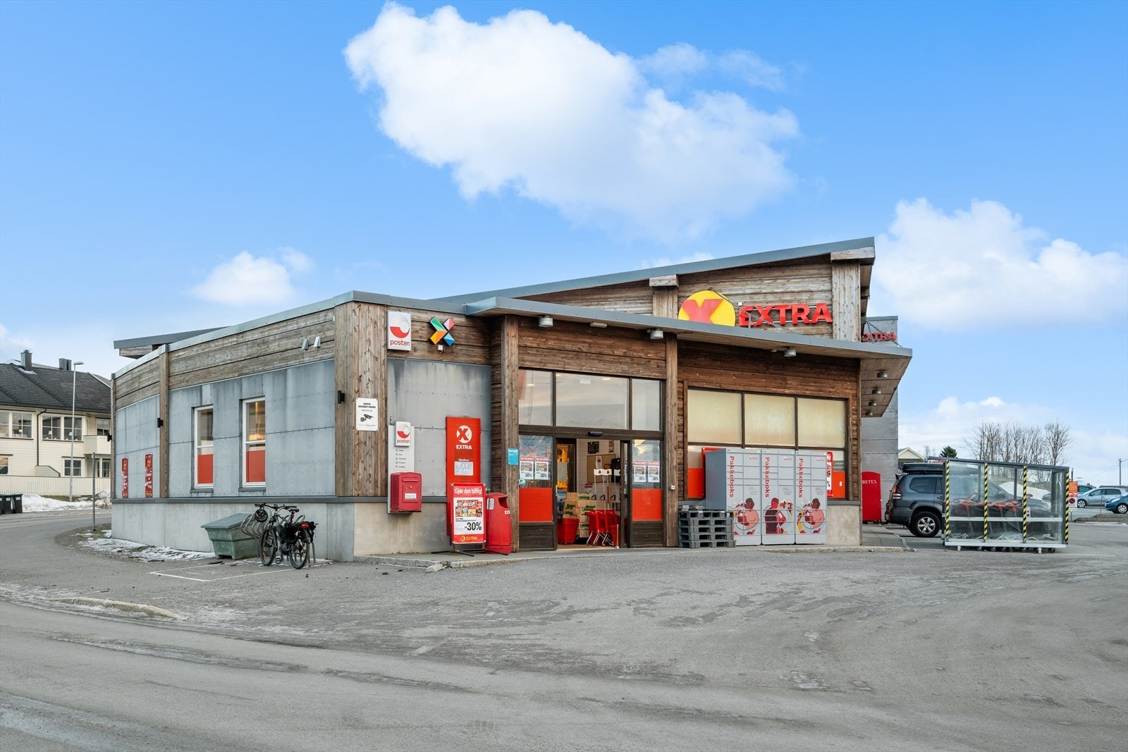 Dagligvarehandelen kan gjøres på Coop Extra som ligger kun 500 meter fra leiligheten. Galleribilde