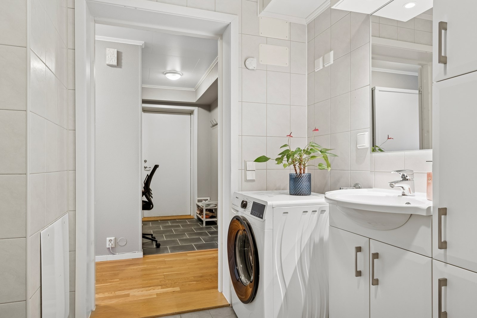 Vannbåren varme i alle gulv, eksklusivt soverommet. Galleribilde