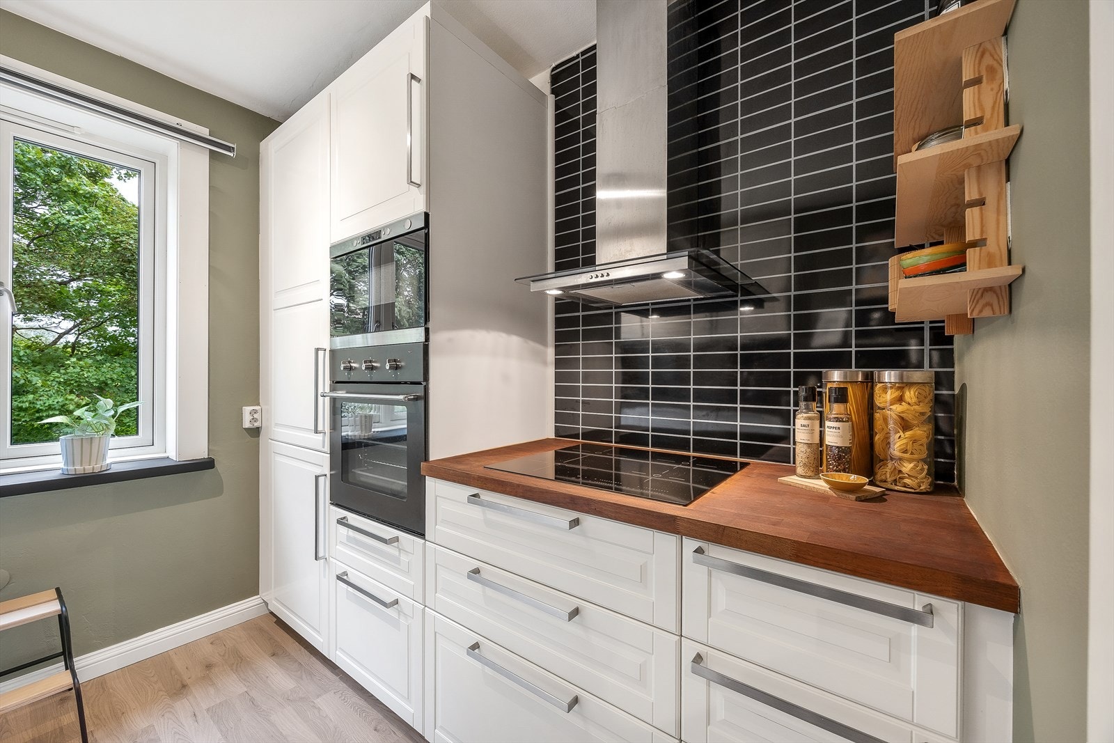 Kullfilterventilator og platetopp gir optimal matlagingskomfort. Galleribilde