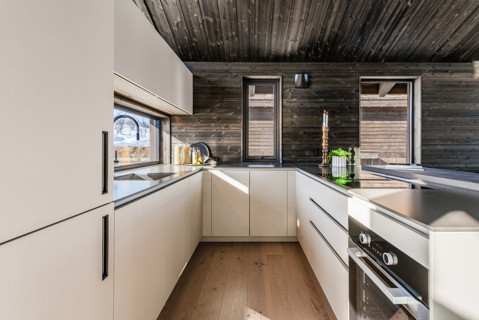 Hvitevarene holder også høy kvalitet, med Miele som leverandør