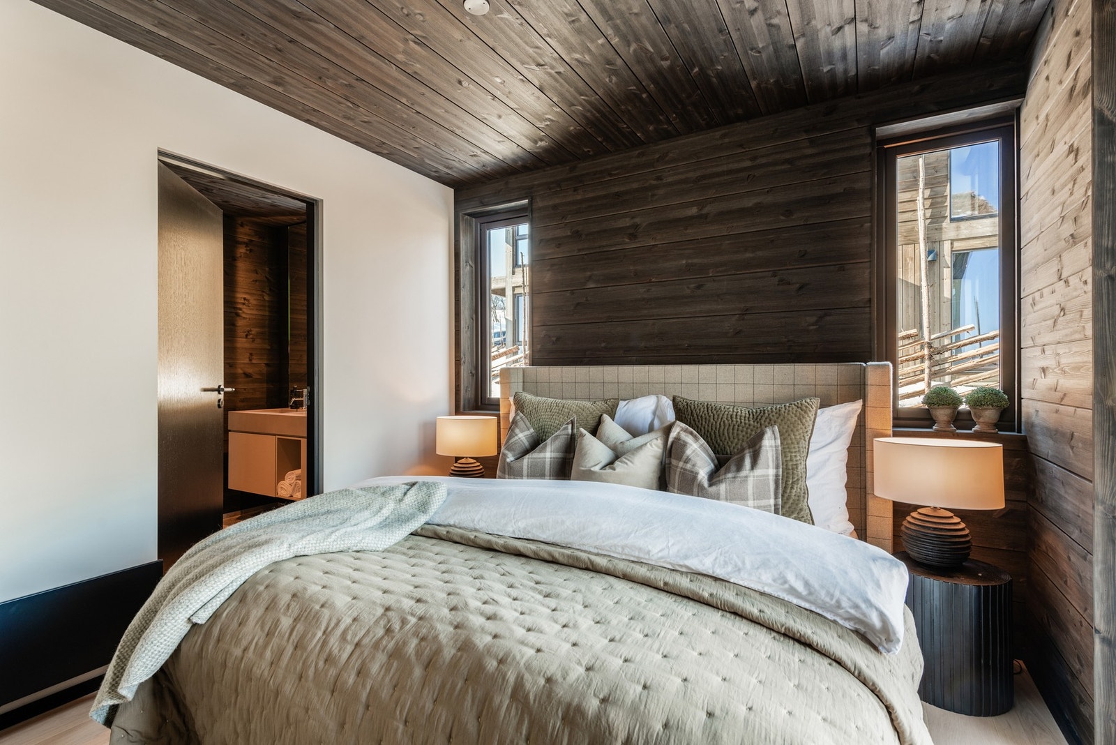 Alle soverommene er romslig og avslappende