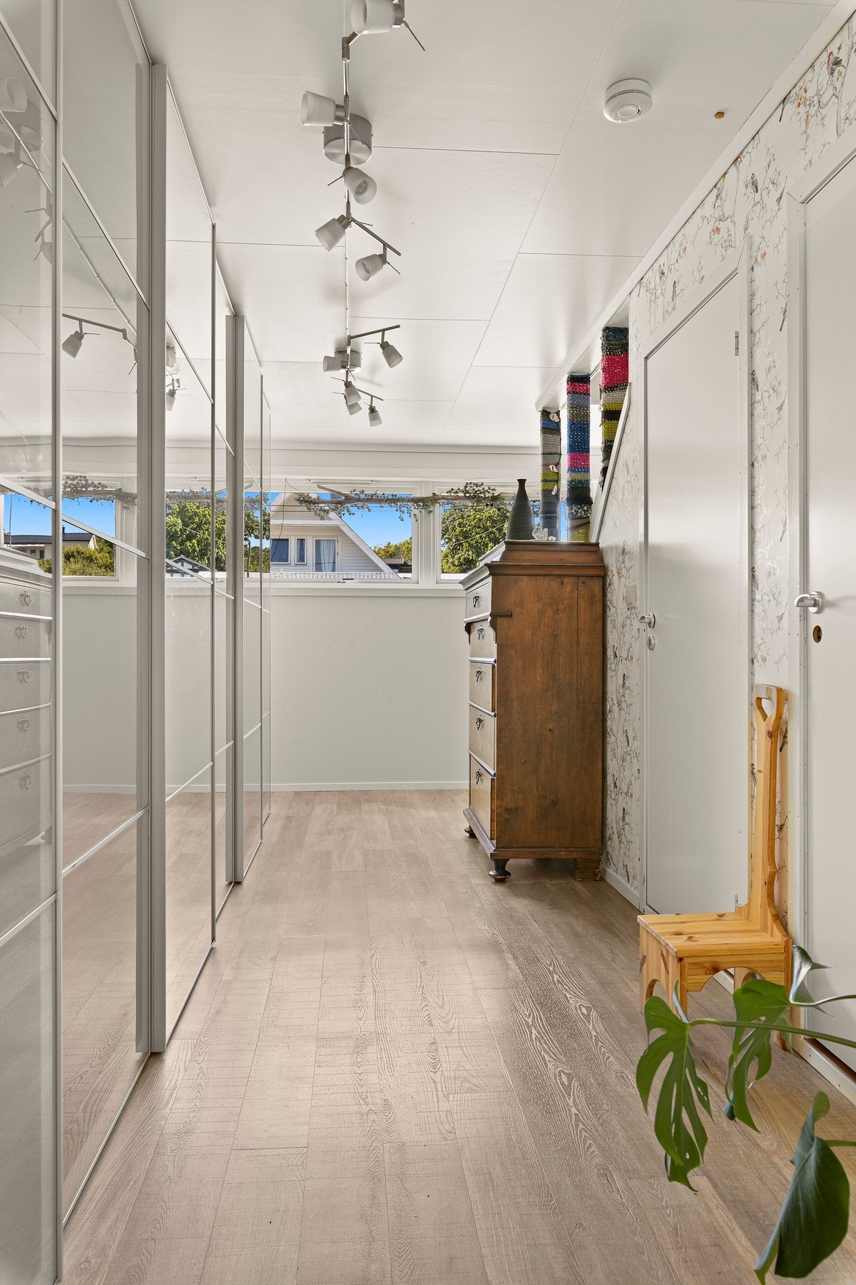 Gang / oppbevaring og trapperom til både kjeller og 2.etg. Galleribilde