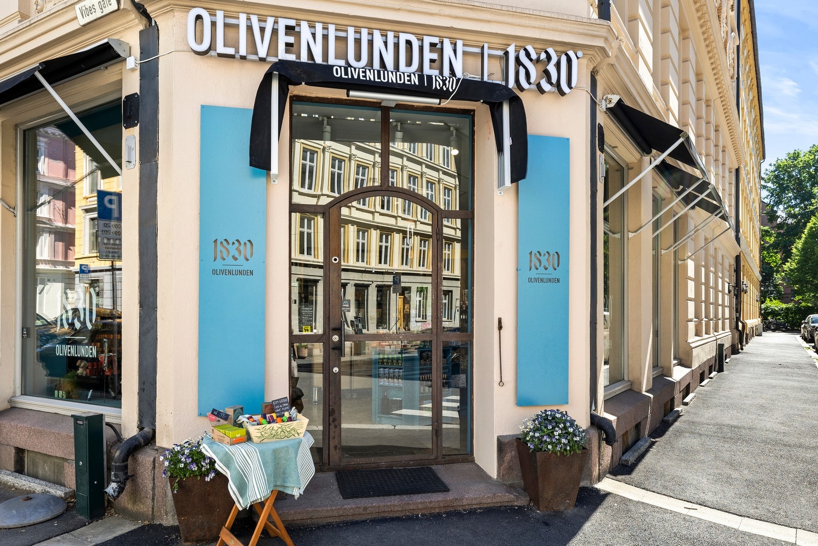 Leiligheten ligger kun et steinkast fra Bogstadveien med alle sine shoppingmuligheter og uteliv. Galleribilde