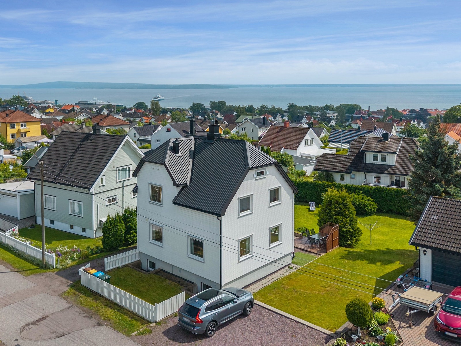 Fasade syd/vest med fjorden i bakkant Galleribilde