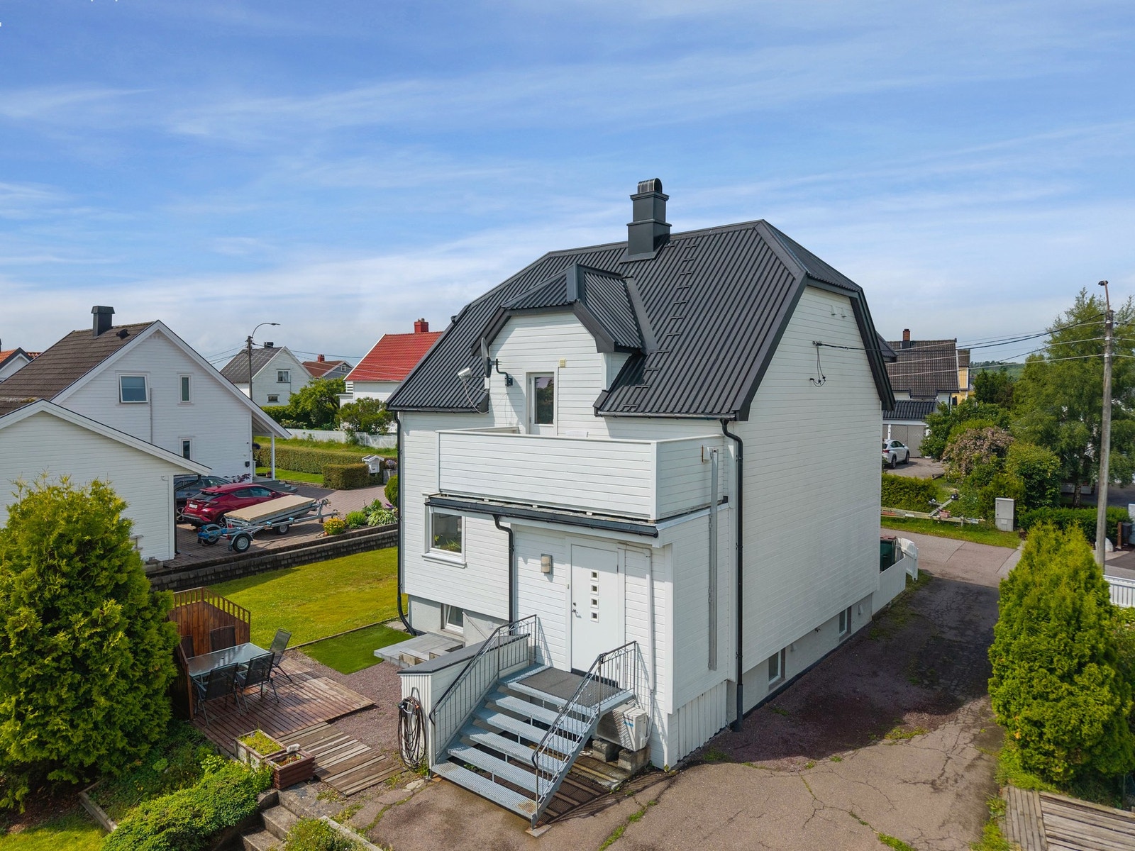 Da tar vi trappen opp til den nye inngangsdøren Galleribilde