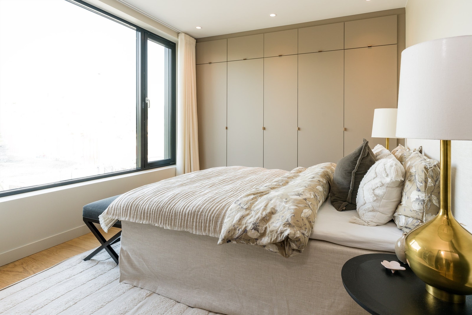 Også her er det plassbygget garderobeløsning Galleribilde