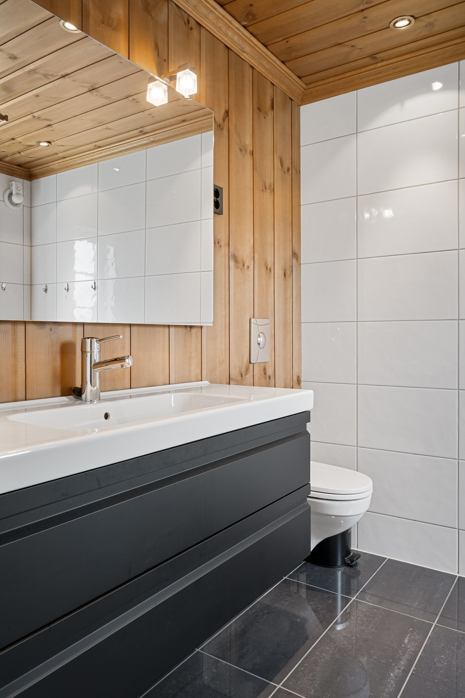 Badet har varmekabler i gulv.. Galleribilde