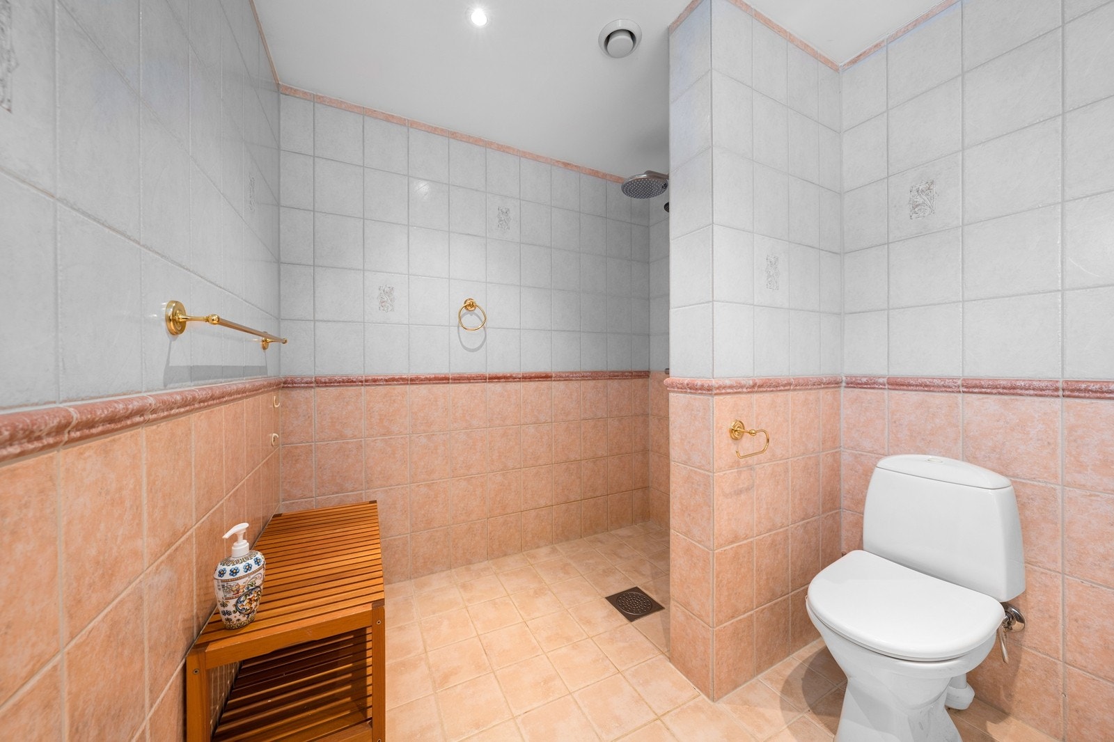 Bad 1 | 1. etasje Galleribilde