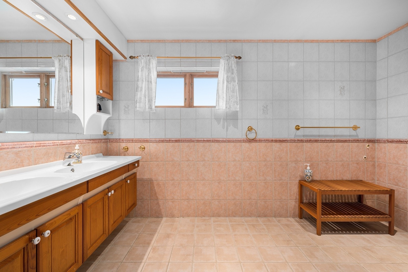 Bad 1 | 1. etasje Galleribilde