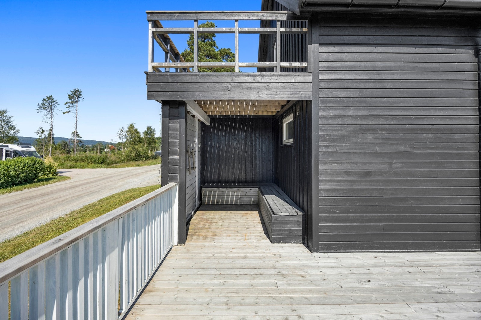 Uteområdet kan møbleres med flere sittegrupper! Galleribilde