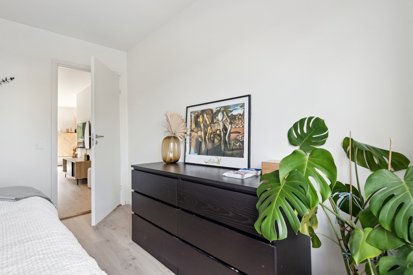 Gode plass til stor garderobe på hovedsoverom! Galleribilde
