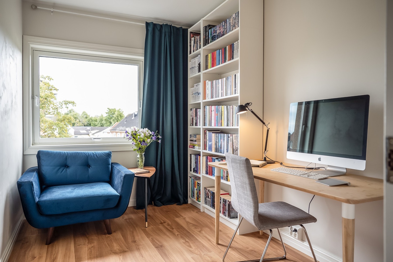 Soverom nr. 2 er på 7 kvm. Soverommet har blitt brukt som kontor. Galleribilde