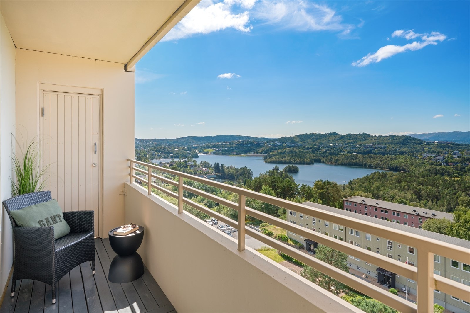 Terrassen kan fint innredes i flere soner Galleribilde