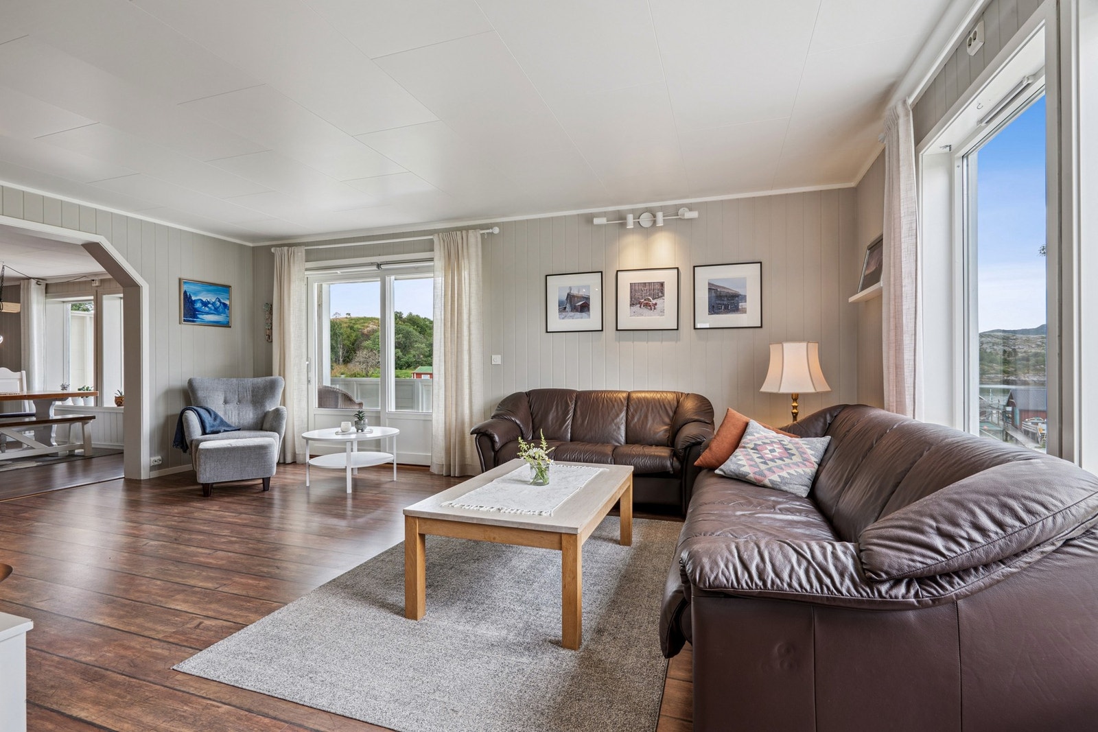 Lys og trivelig stue Galleribilde