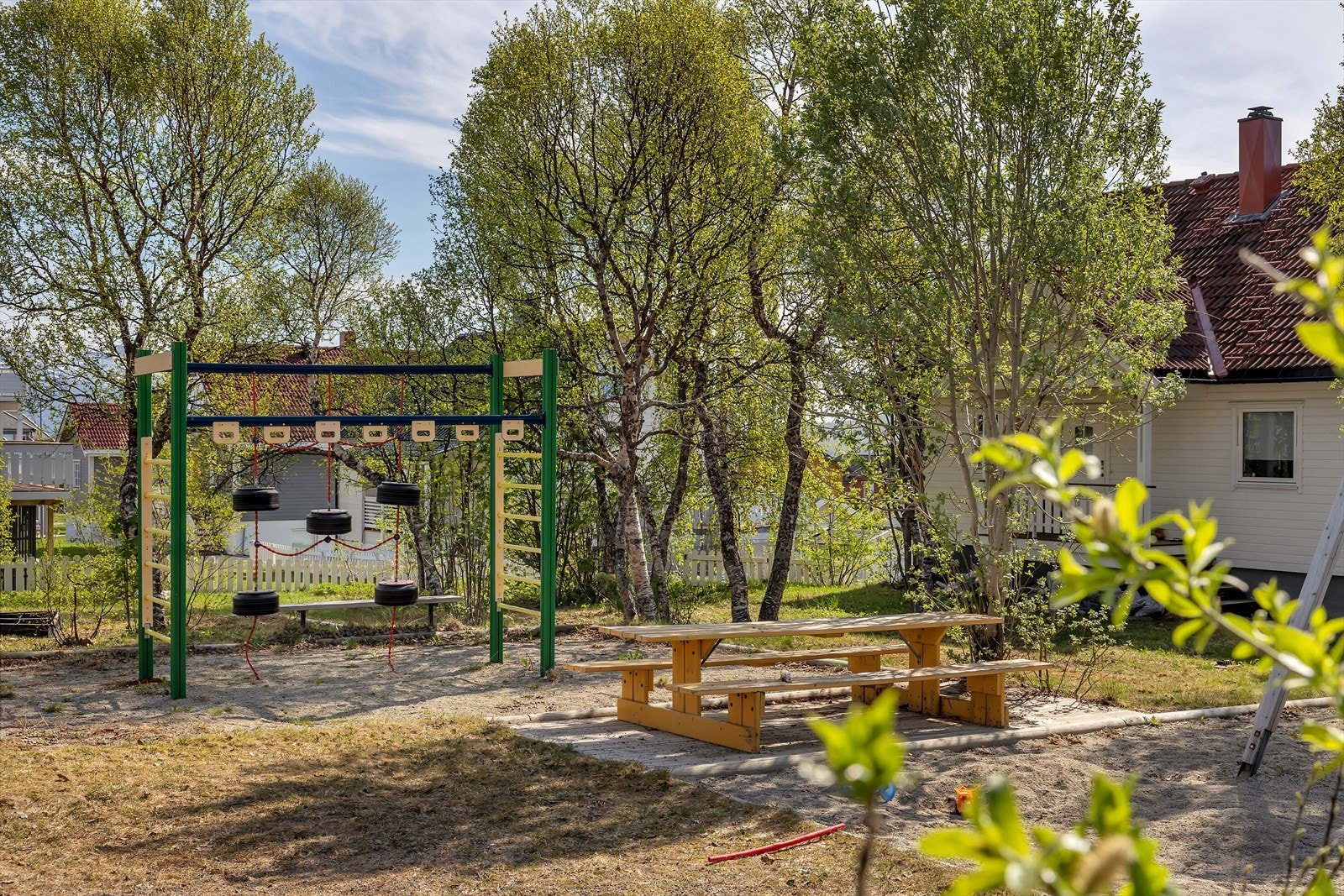 Eiendommen ligger i barnevennlig område med fint opparbeidet lekeplass Galleribilde