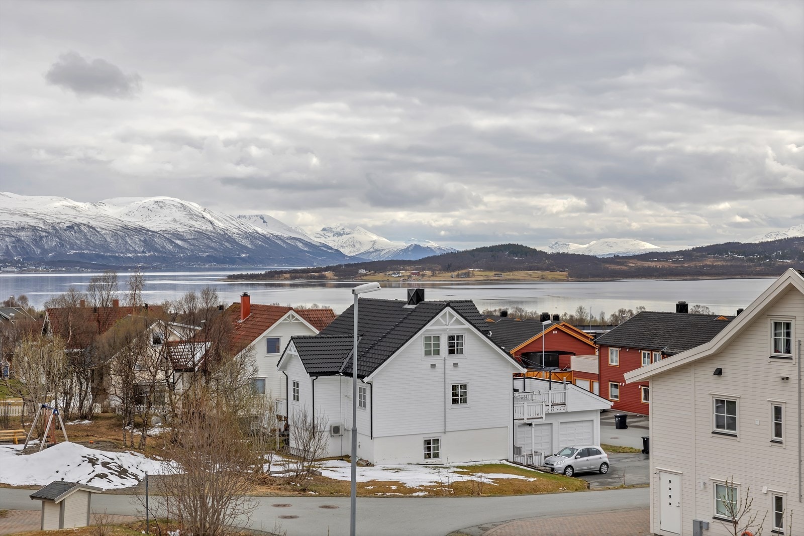 Utsikt fra spisestue Galleribilde