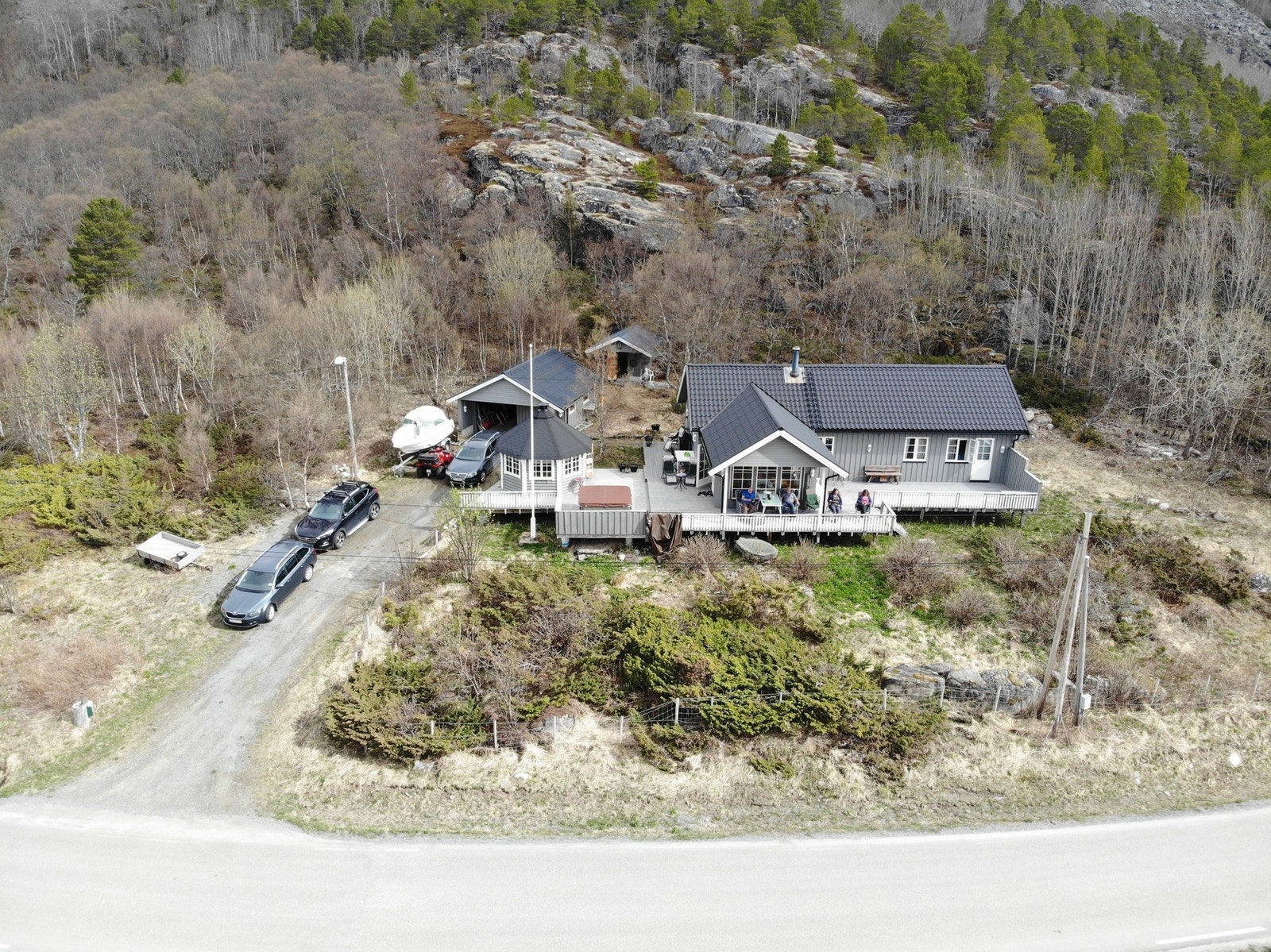 EIE eiendomsmegling v/Runar Bjørkelund presenterer Myklebostadveien 1750! Galleribilde