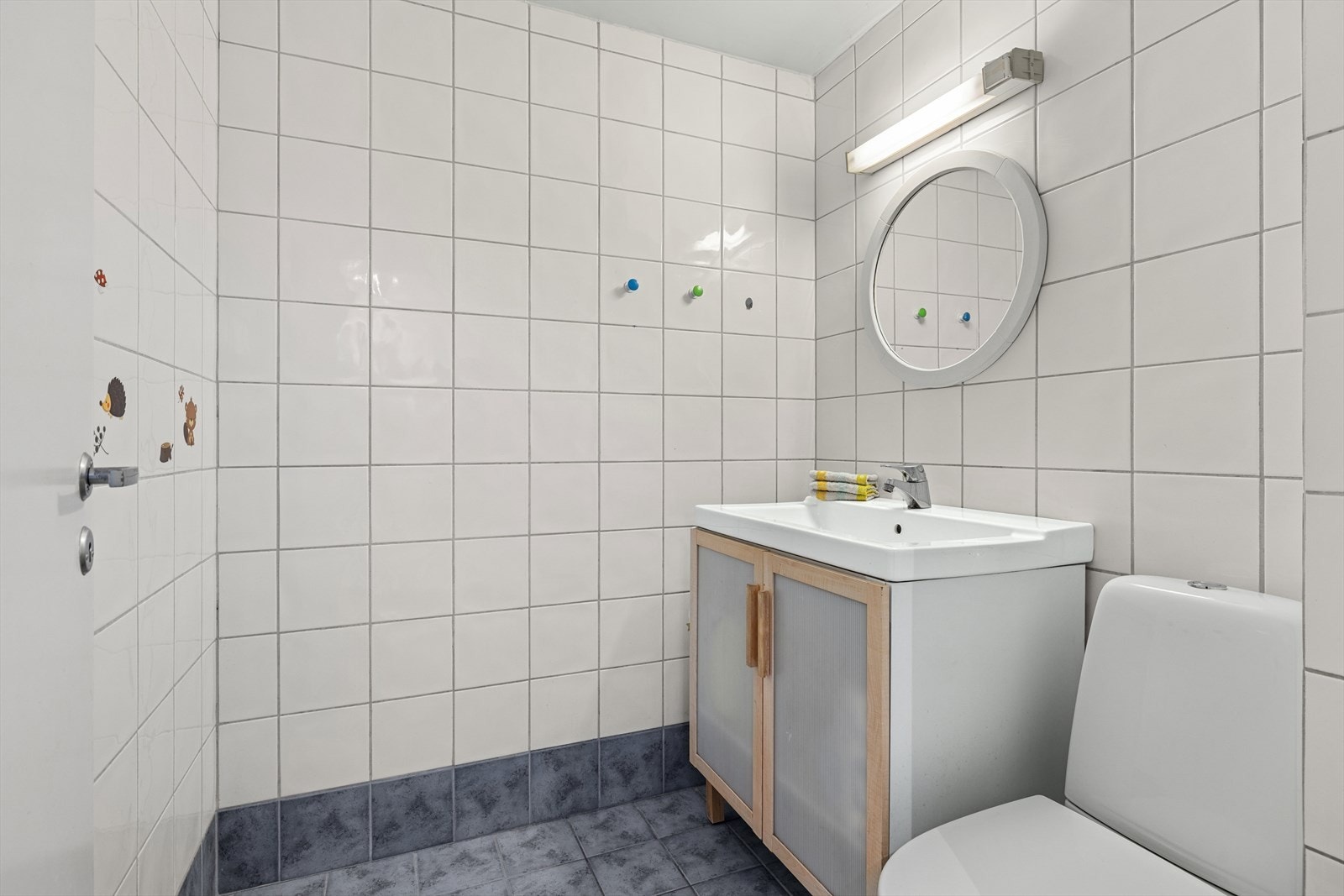 Separat toalettrom i hovedetasjen Galleribilde