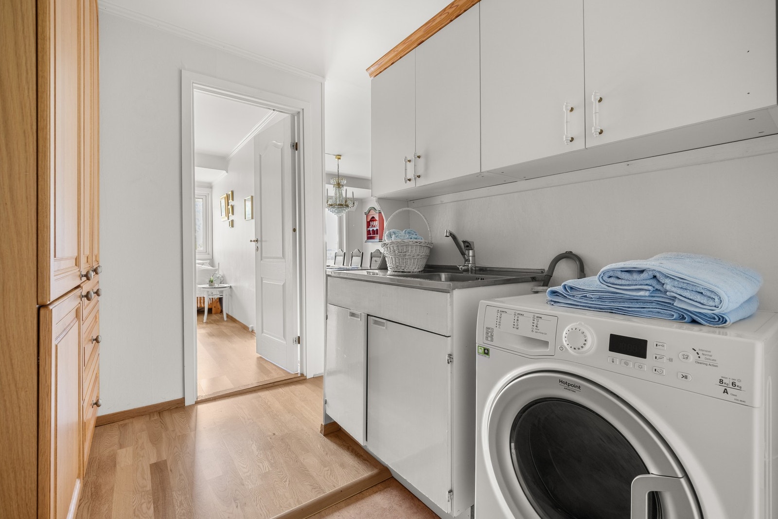 Grovkjøkken tilknyttet kjøkkenet, som er benyttet som vaskerom Galleribilde