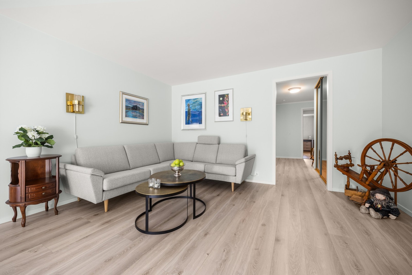 Koselig stue med plass til hele familien Galleribilde