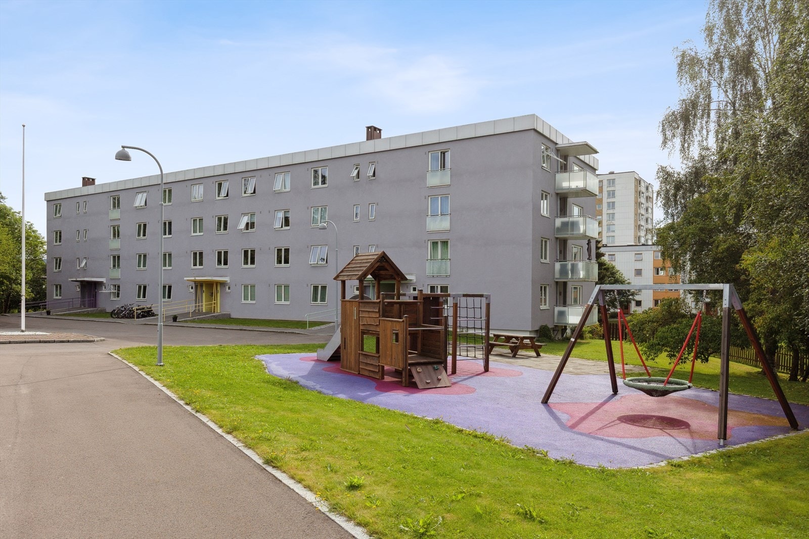 Heimdal borettslag er et stille og rolig borettslag bestående av 29 andelsleiligheter - her har du alle fasiliteter i kort rekkevidde fra leiligheten Galleribilde