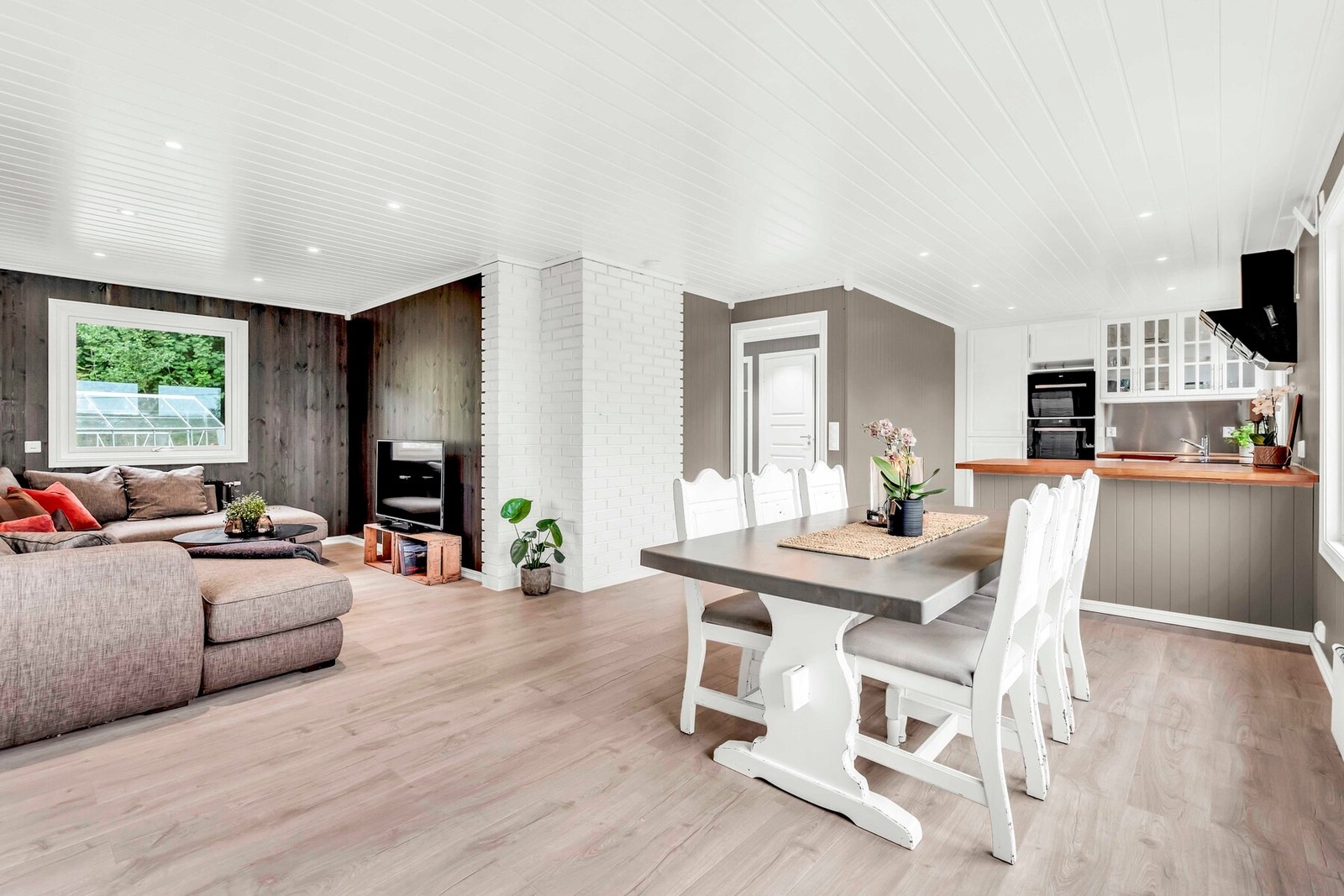 Stuen har en smart utforming Galleribilde