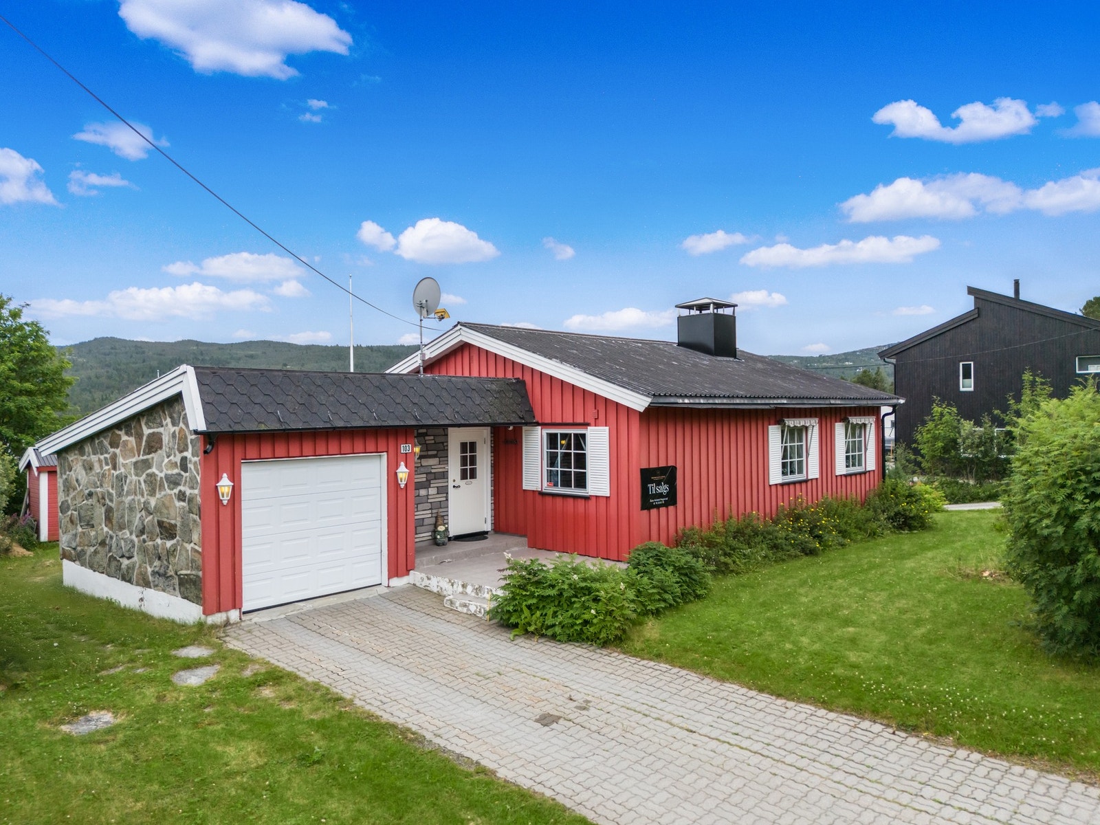 Lokal Eiendomsmegler MNEF/Partner/Økonom Ådne Holestøl Hognerud ønsker velkommen til Timrehaugvegen 103! Galleribilde